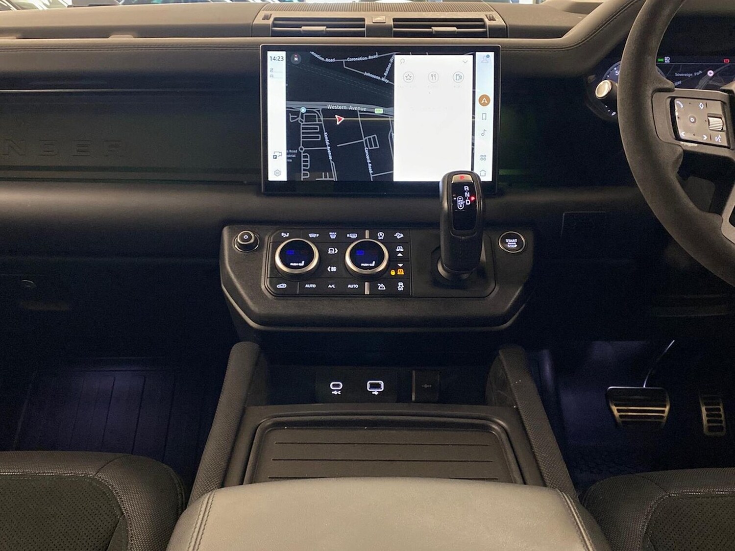 Used Land Rover Defender 2023 for sale - 77489483: Photo 14