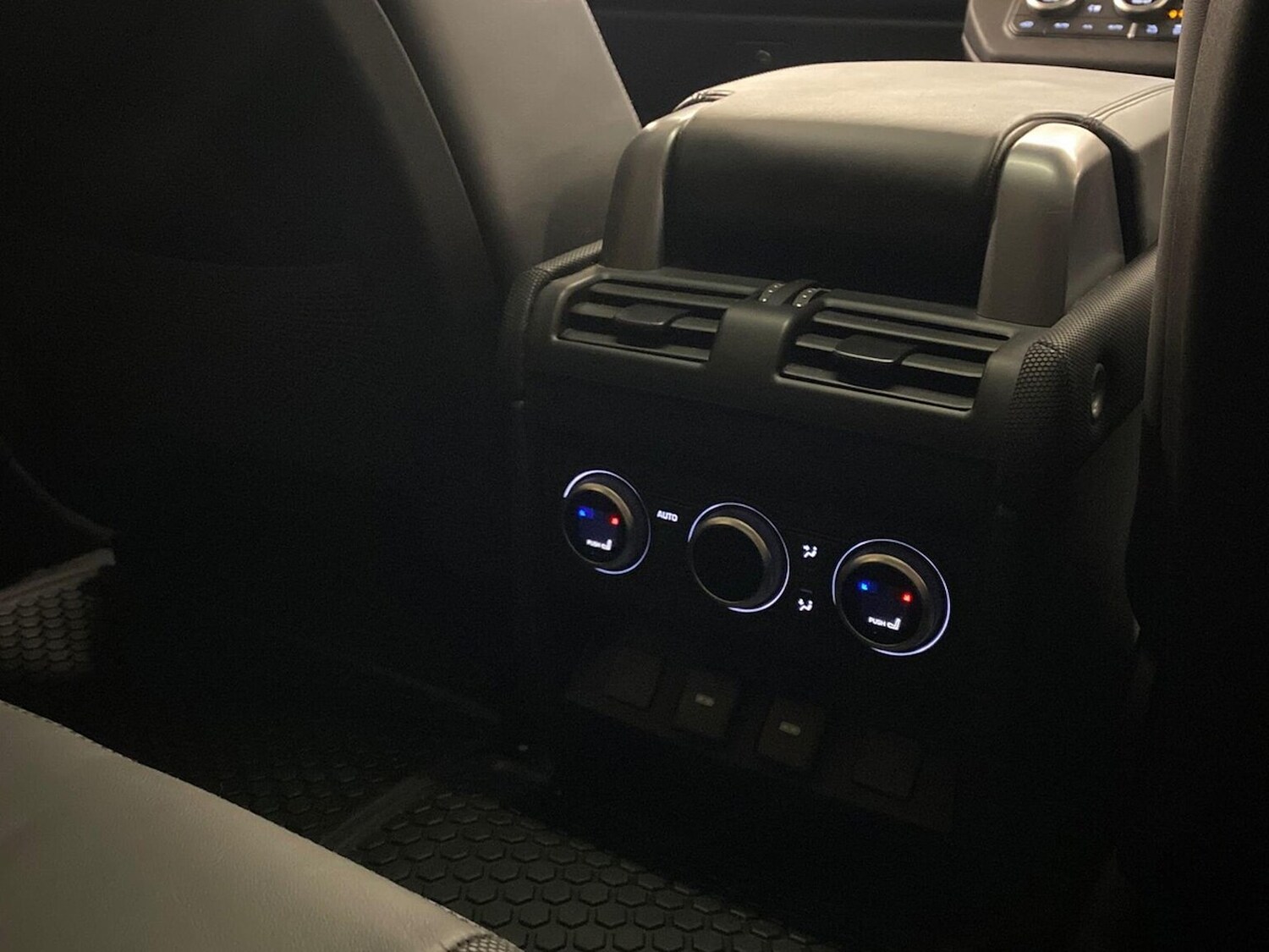 Used Land Rover Defender 2023 for sale - 77489483: Photo 18