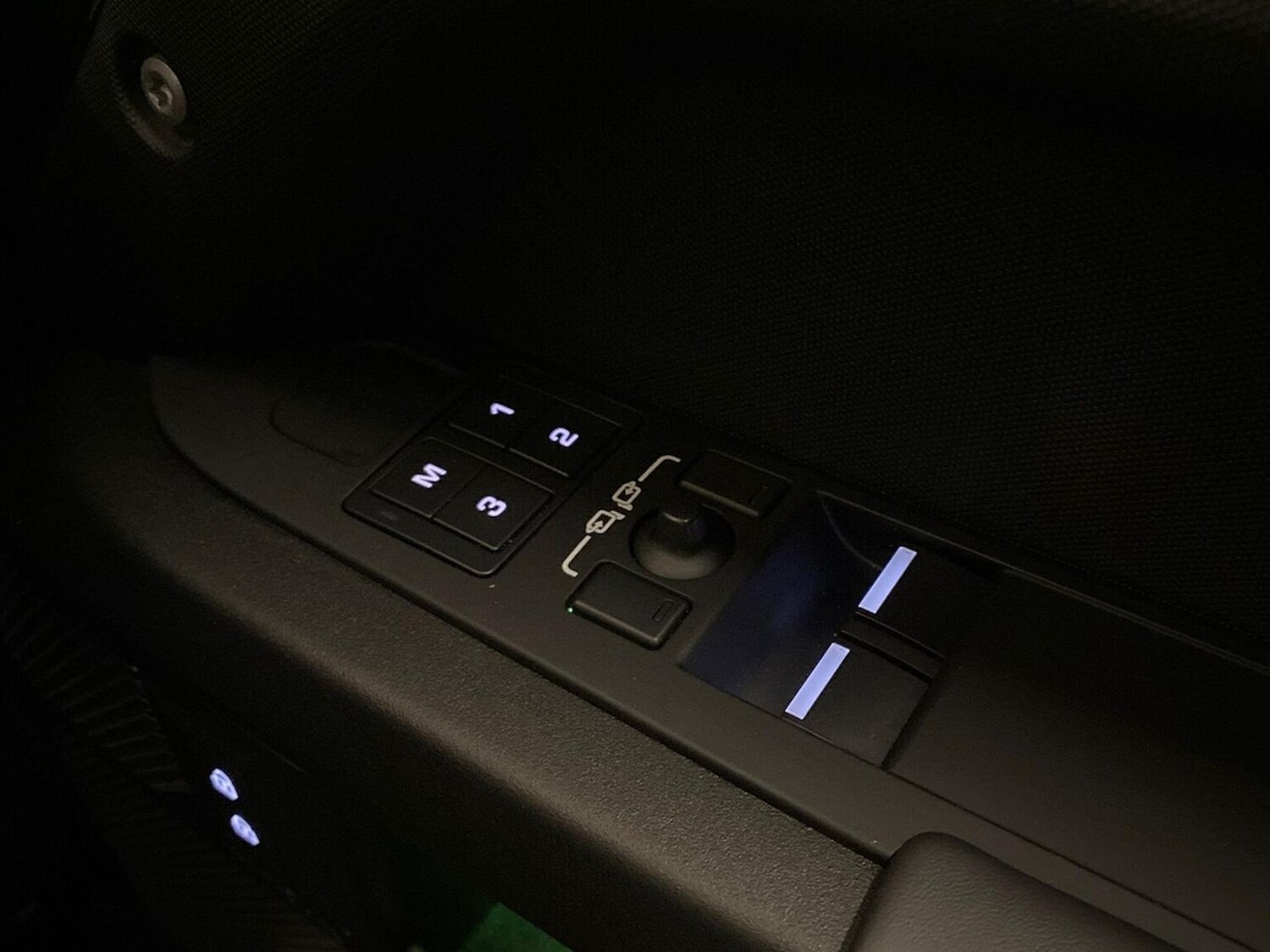 Used Land Rover Defender 2023 for sale - 77489483: Photo 25