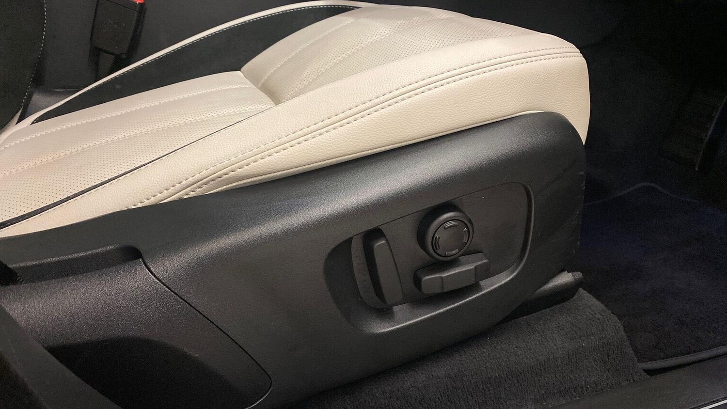 Used Land Rover Range Rover Velar 2022 for sale - 78191552: Photo 34