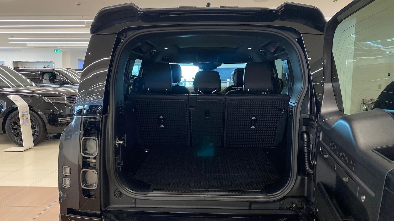 Used Land Rover Defender 2022 for sale - 78191553: Photo 10