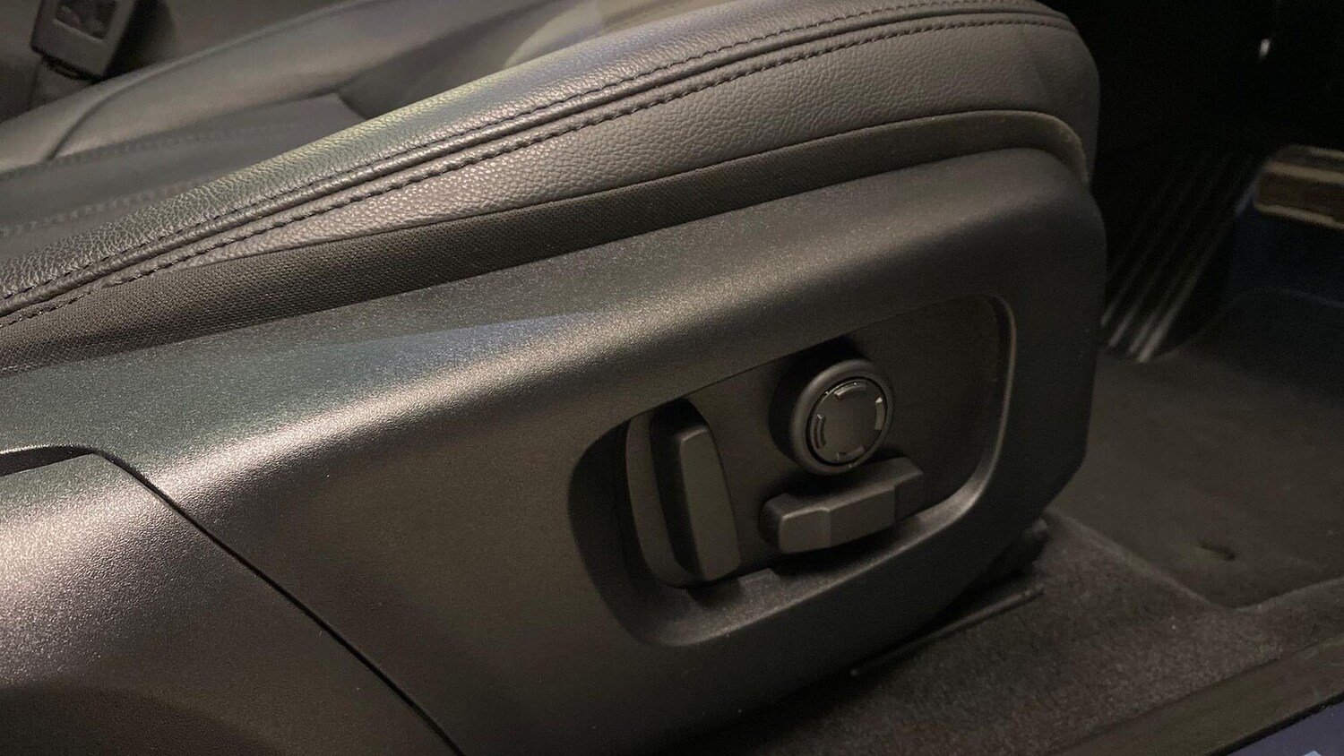 Used Land Rover Range Rover Evoque 2025 for sale - 78191421: Photo 32