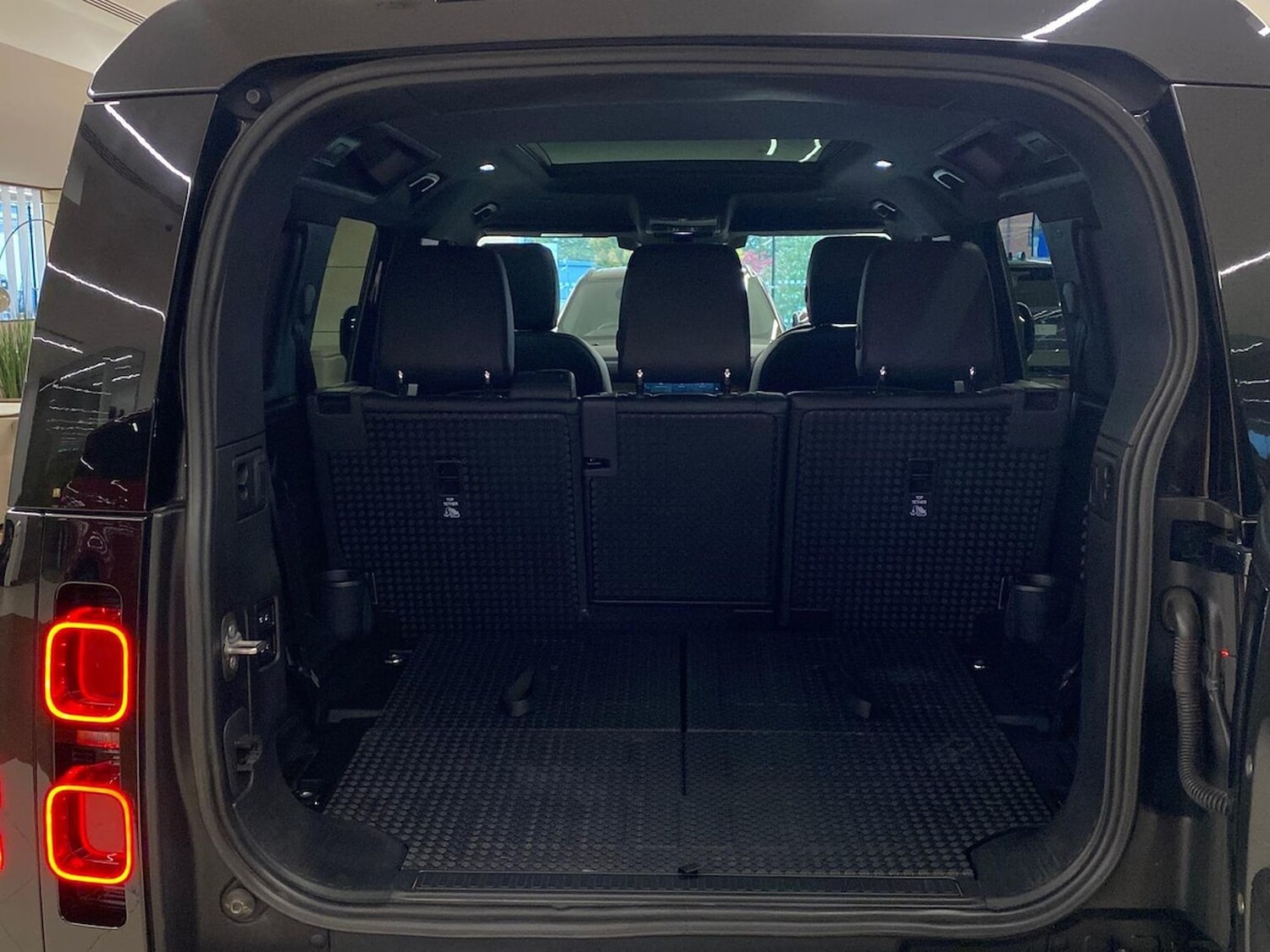 Used Land Rover Defender 2023 for sale - 76478234: Photo 10