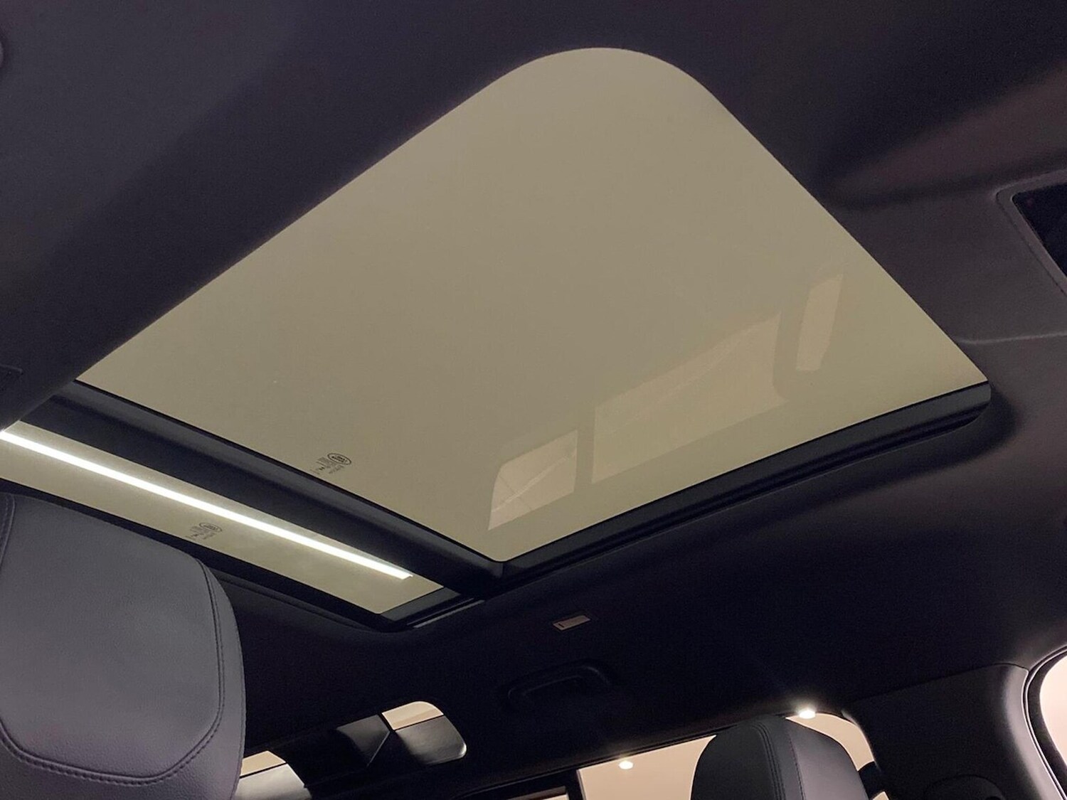 Used Land Rover Defender 2023 for sale - 76478234: Photo 21