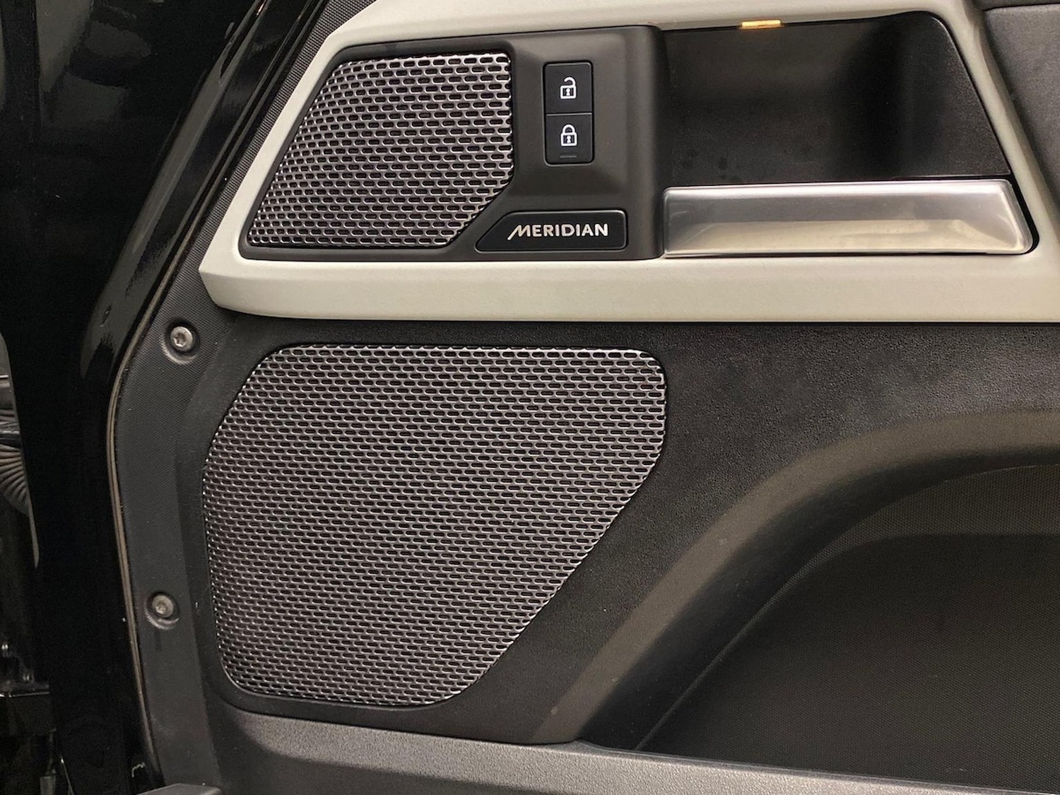 Used Land Rover Defender 2023 for sale - 76478234: Photo 24