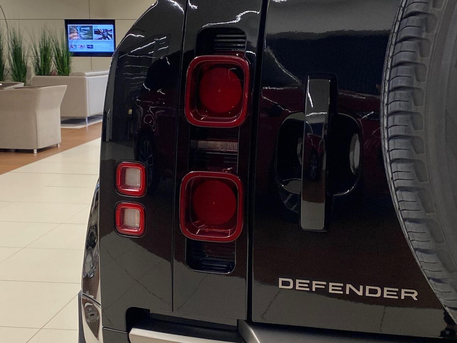 Used Land Rover Defender 2023 for sale - 76478234: Photo 26