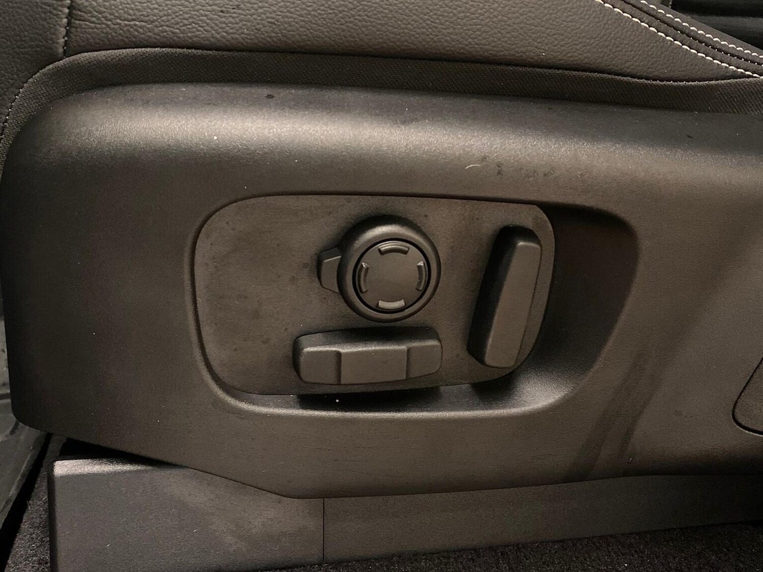 Used Land Rover Discovery 2025 for sale - 77489550: Photo 34