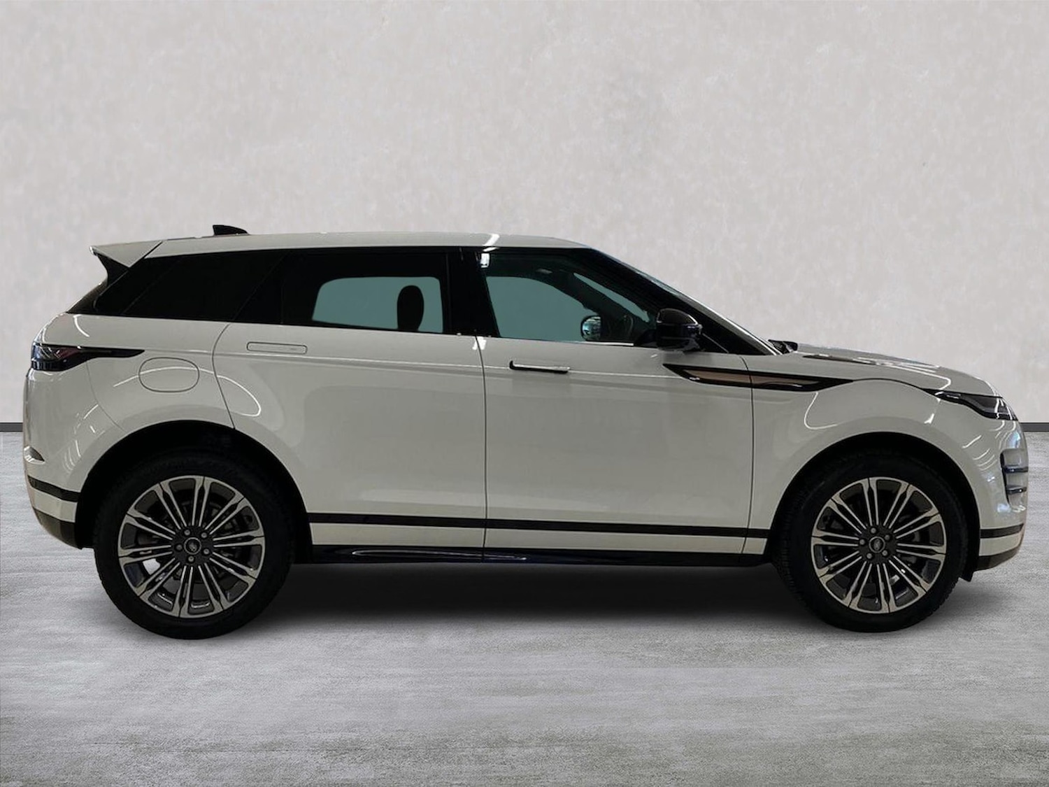 Used Land Rover Range Rover Evoque 2025 for sale - 76091067: Photo 5
