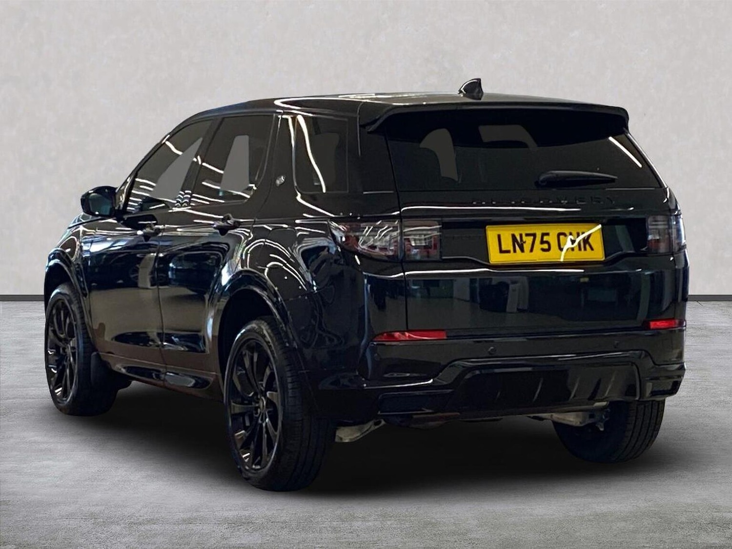 Used Land Rover Discovery Sport 2025 for sale - 77980042: Photo 2