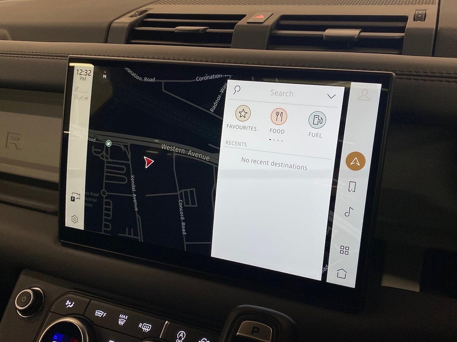 Used Land Rover Defender 2023 for sale - 76832033: Photo 11