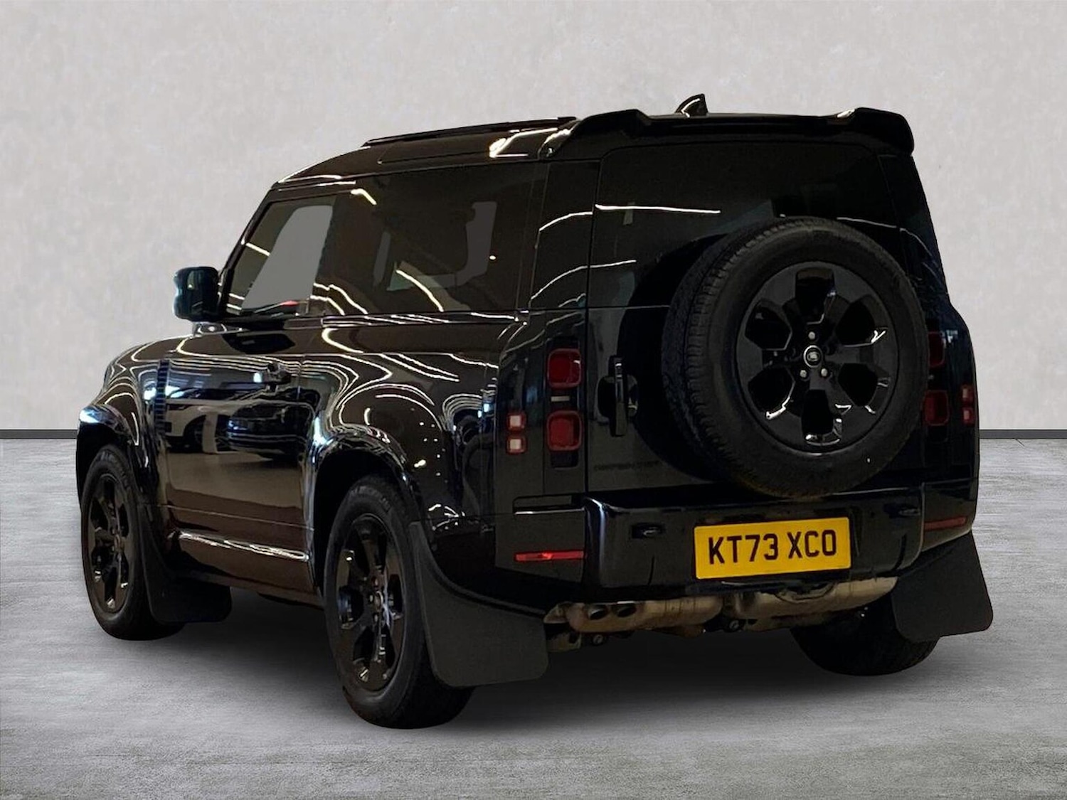 Used Land Rover Defender 2023 for sale - 76832033: Photo 2