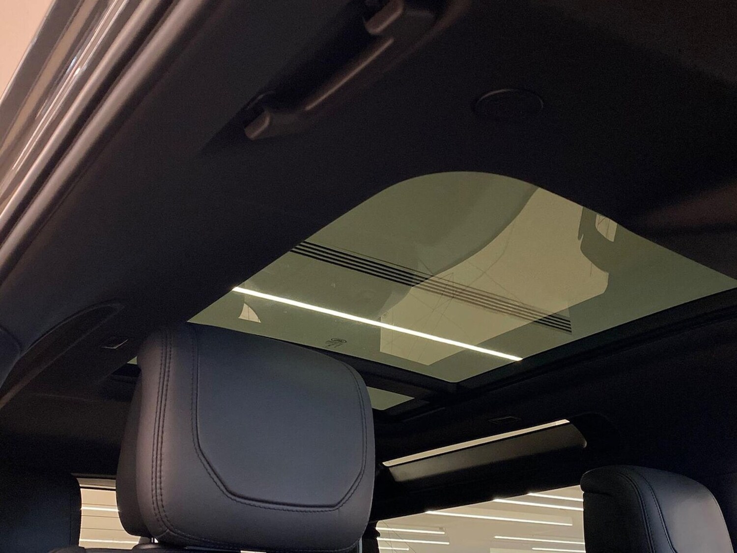 Used Land Rover Defender 2023 for sale - 76832033: Photo 21