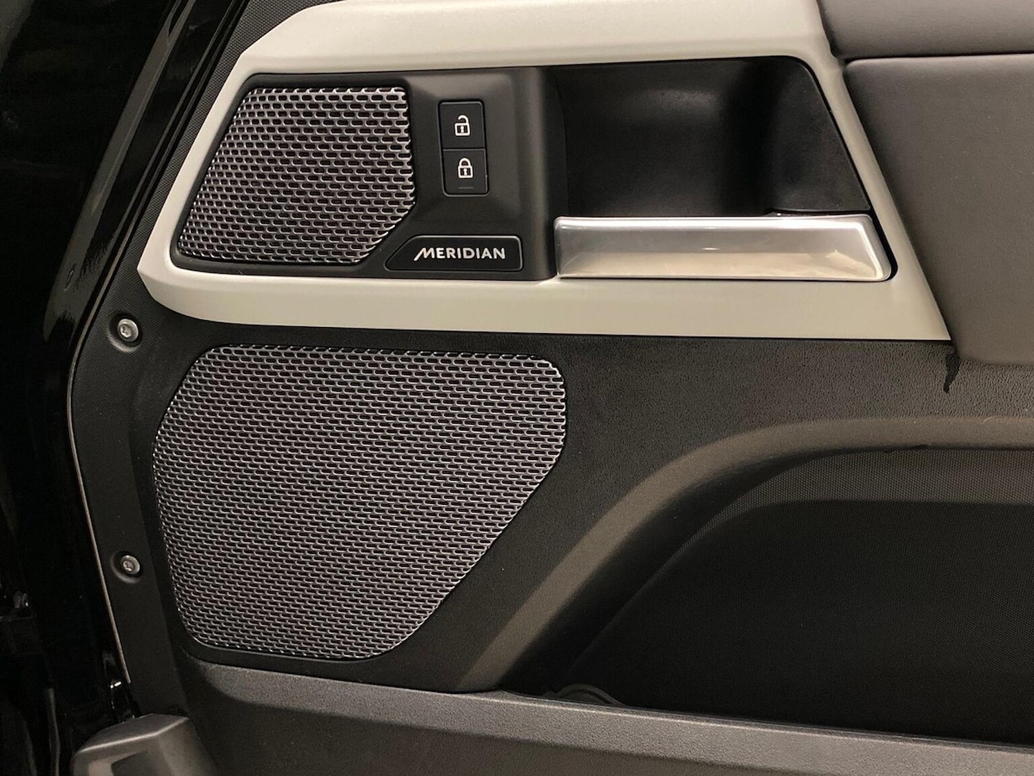 Used Land Rover Defender 2023 for sale - 76832033: Photo 24