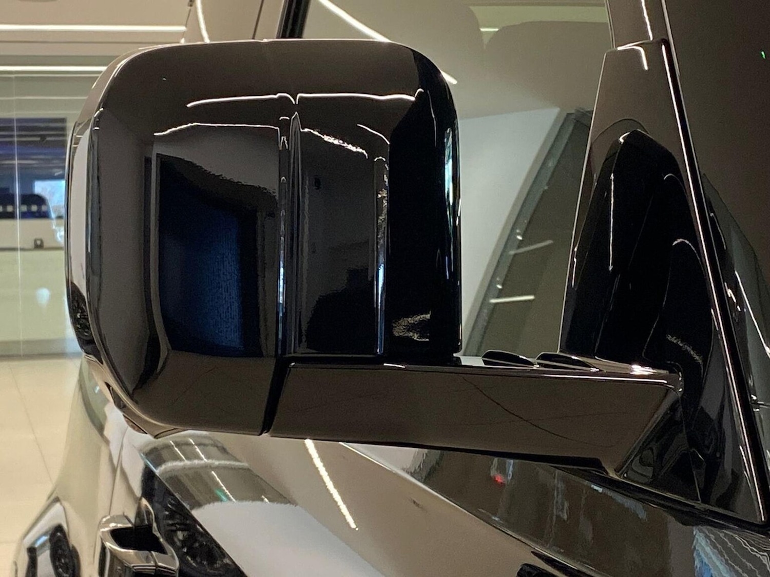 Used Land Rover Defender 2023 for sale - 76832033: Photo 32