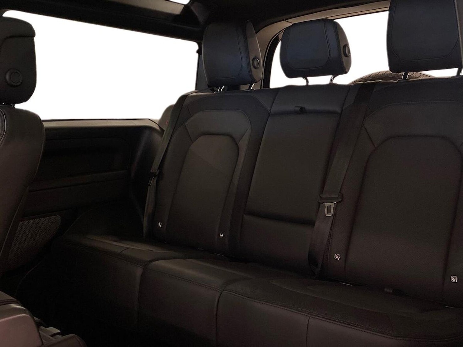 Used Land Rover Defender 2023 for sale - 76832033: Photo 4