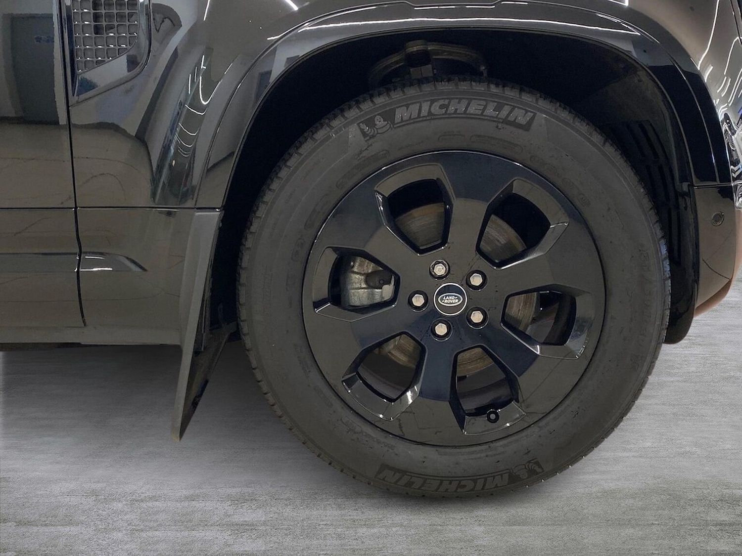 Used Land Rover Defender 2023 for sale - 76832033: Photo 8