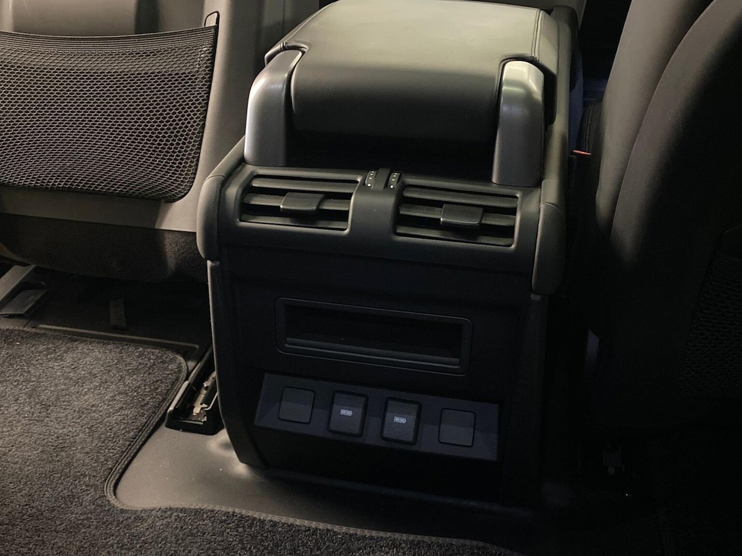 Used Land Rover Defender 2024 for sale - 76510774: Photo 18