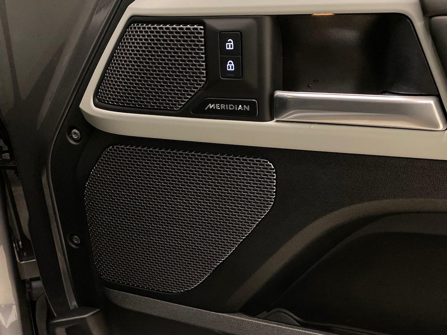 Used Land Rover Defender 2024 for sale - 76510774: Photo 24