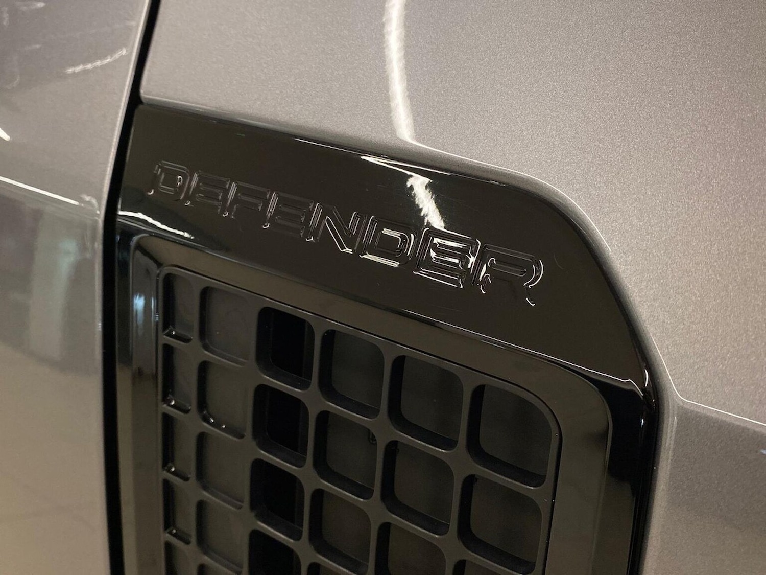 Used Land Rover Defender 2024 for sale - 76510774: Photo 31