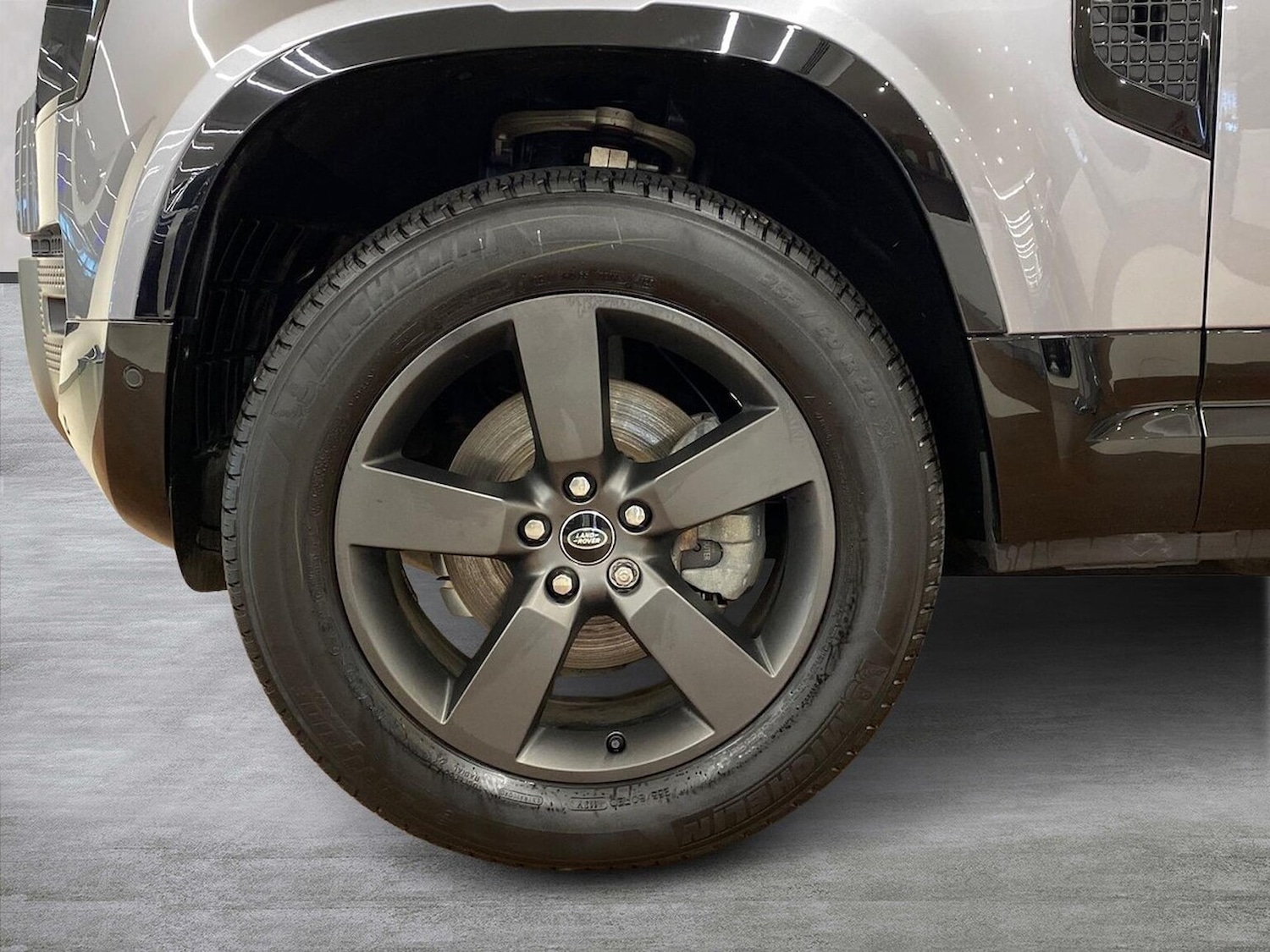 Used Land Rover Defender 2024 for sale - 76510774: Photo 8