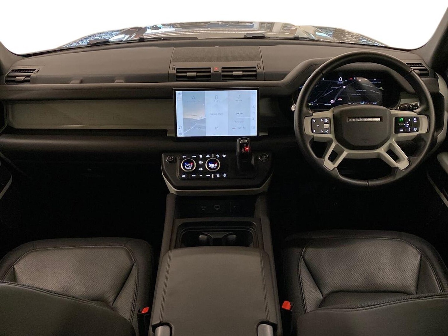 Used Land Rover Defender 2024 for sale - 76510774: Photo 9