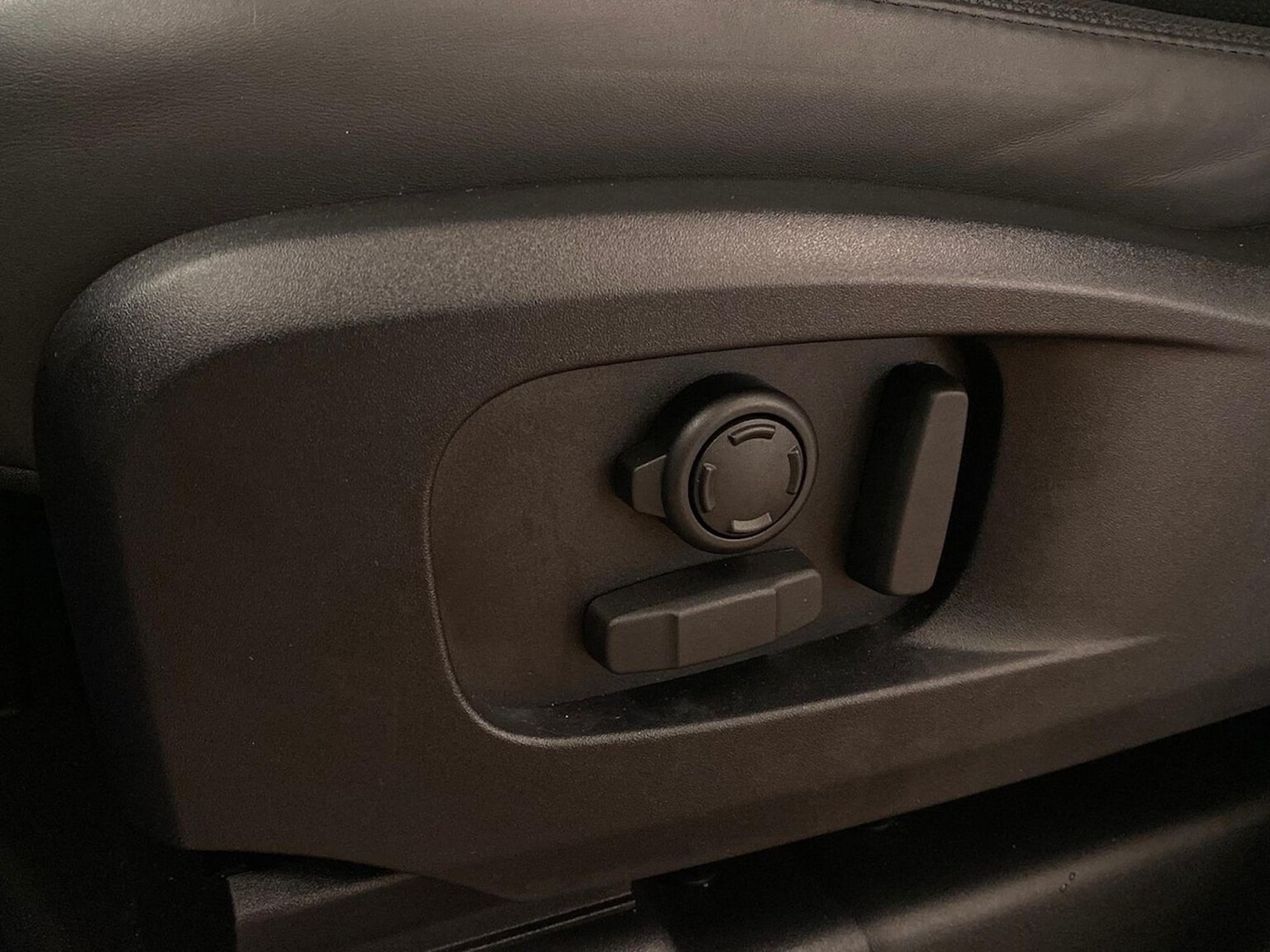 Used Land Rover Defender 2024 for sale - 78039333: Photo 33