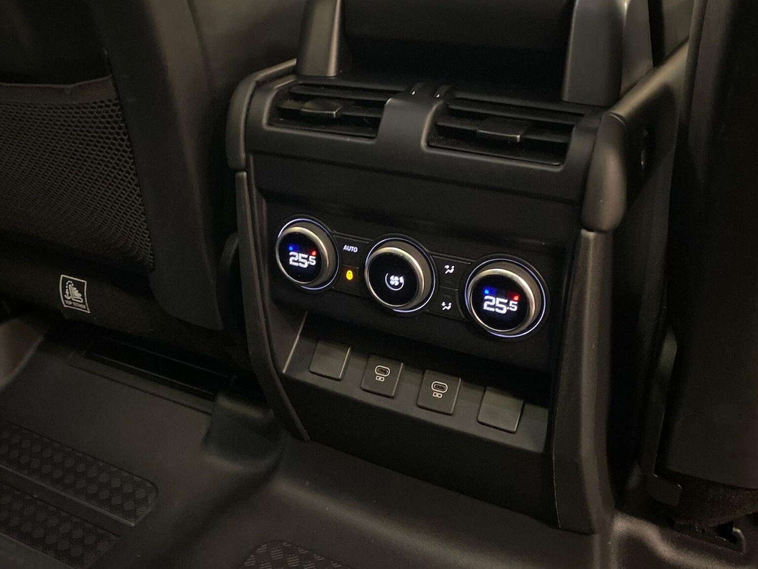 Used Land Rover Defender 2024 for sale - 78039333: Photo 36