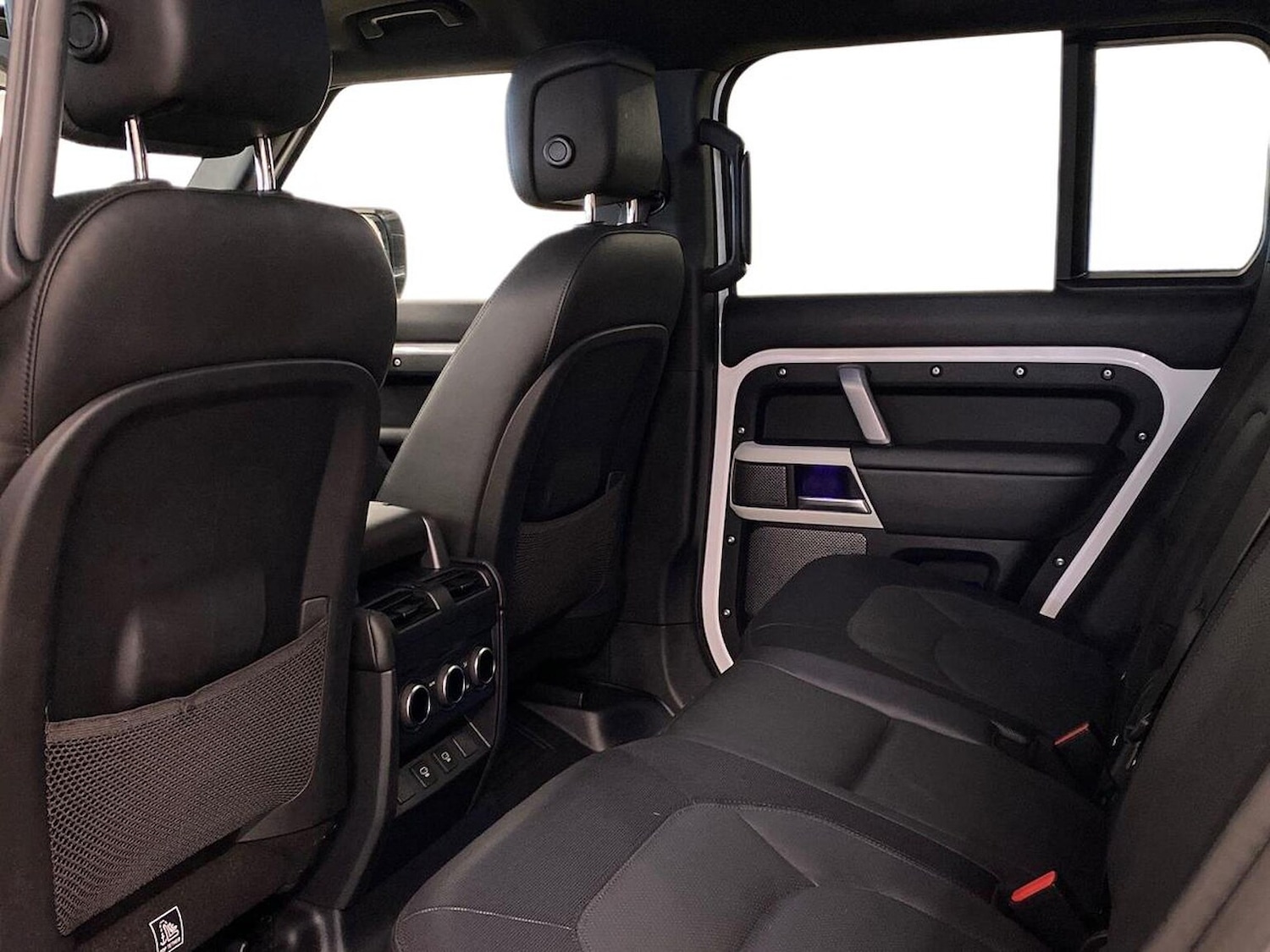 Used Land Rover Defender 2024 for sale - 78039333: Photo 4