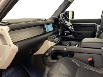 Used Land Rover Defender 2024 for sale - 78310486: Photo