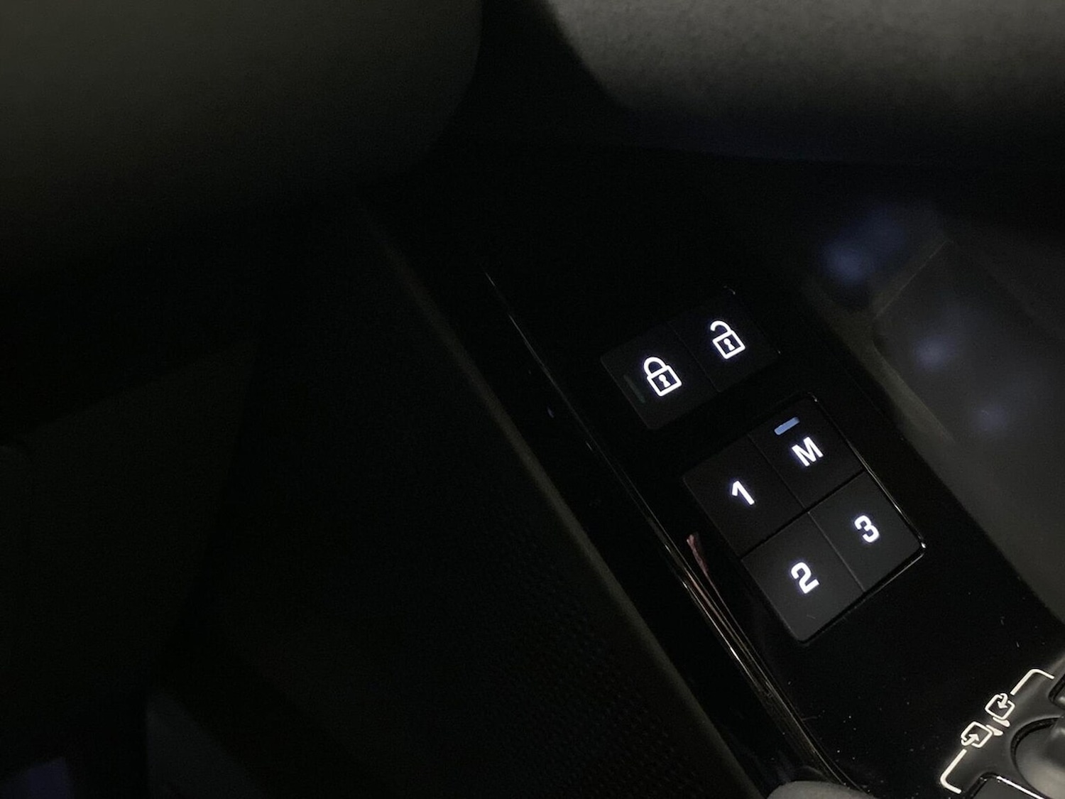 Used Land Rover Range Rover Velar 2023 for sale - 76149428: Photo 25