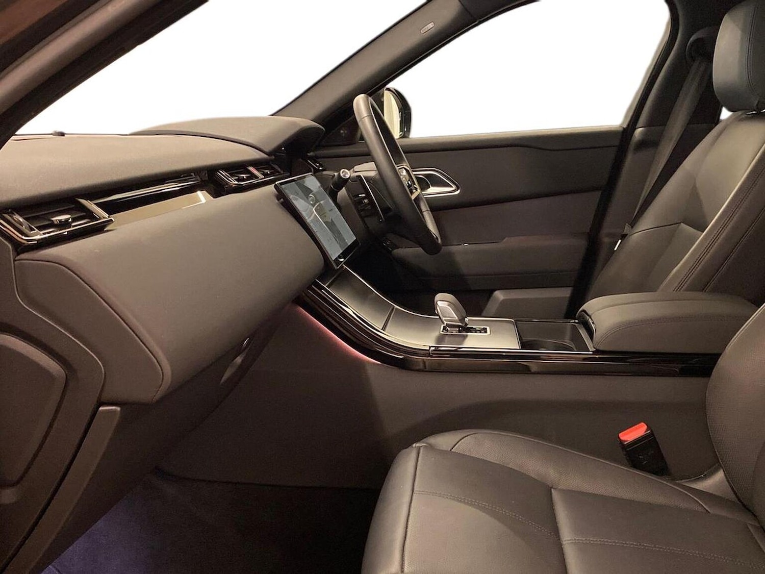 Used Land Rover Range Rover Velar 2023 for sale - 76149428: Photo 3