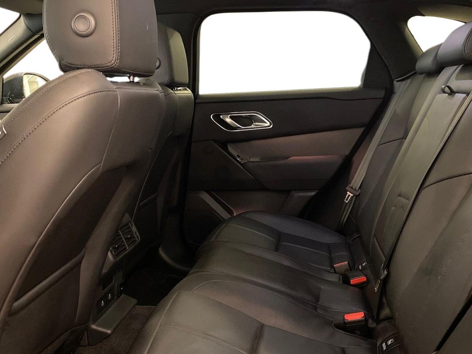 Used Land Rover Range Rover Velar 2023 for sale - 76149428: Photo 4