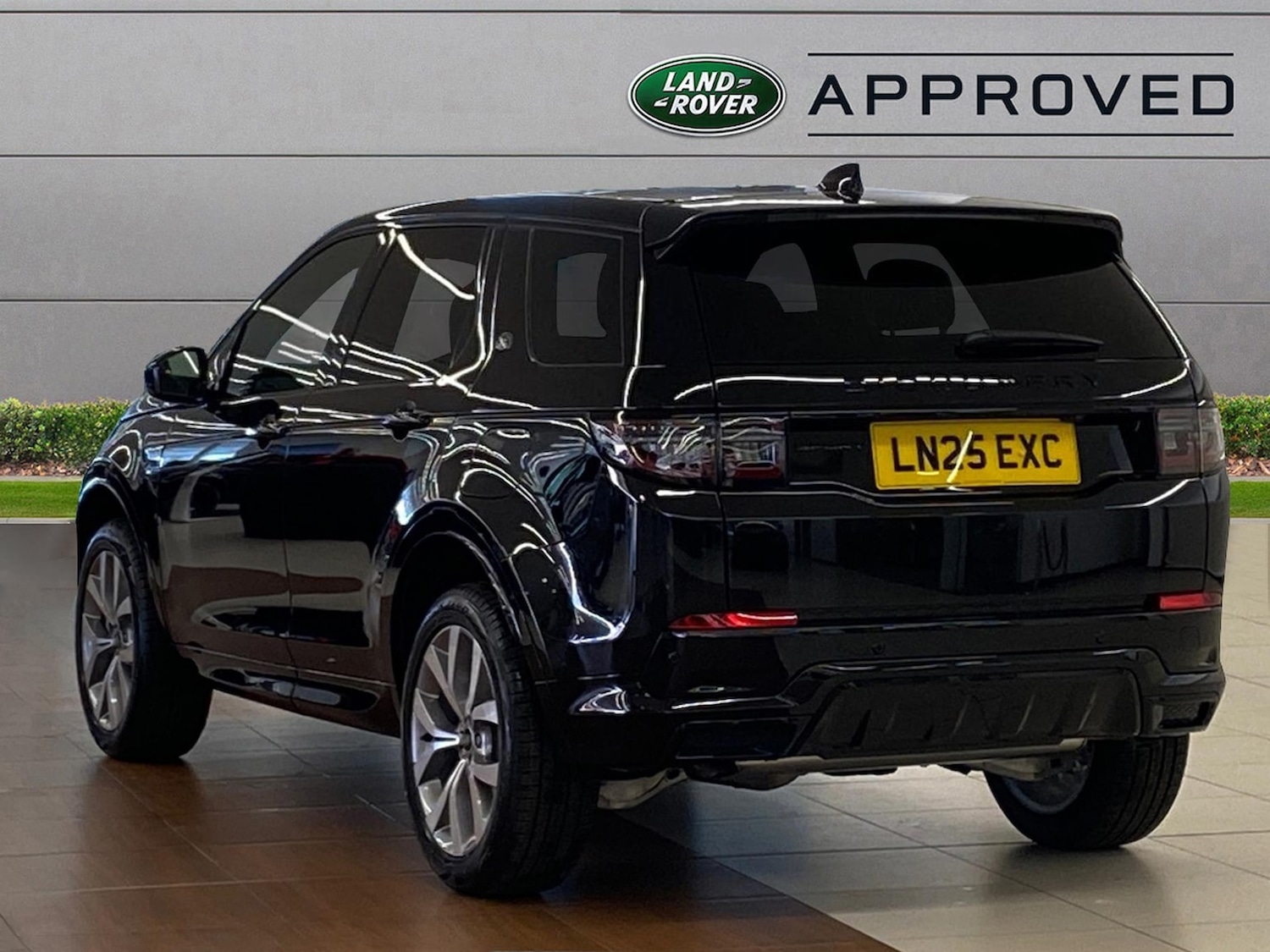 Used Land Rover Discovery Sport 2025 for sale - 76257838: Photo 2