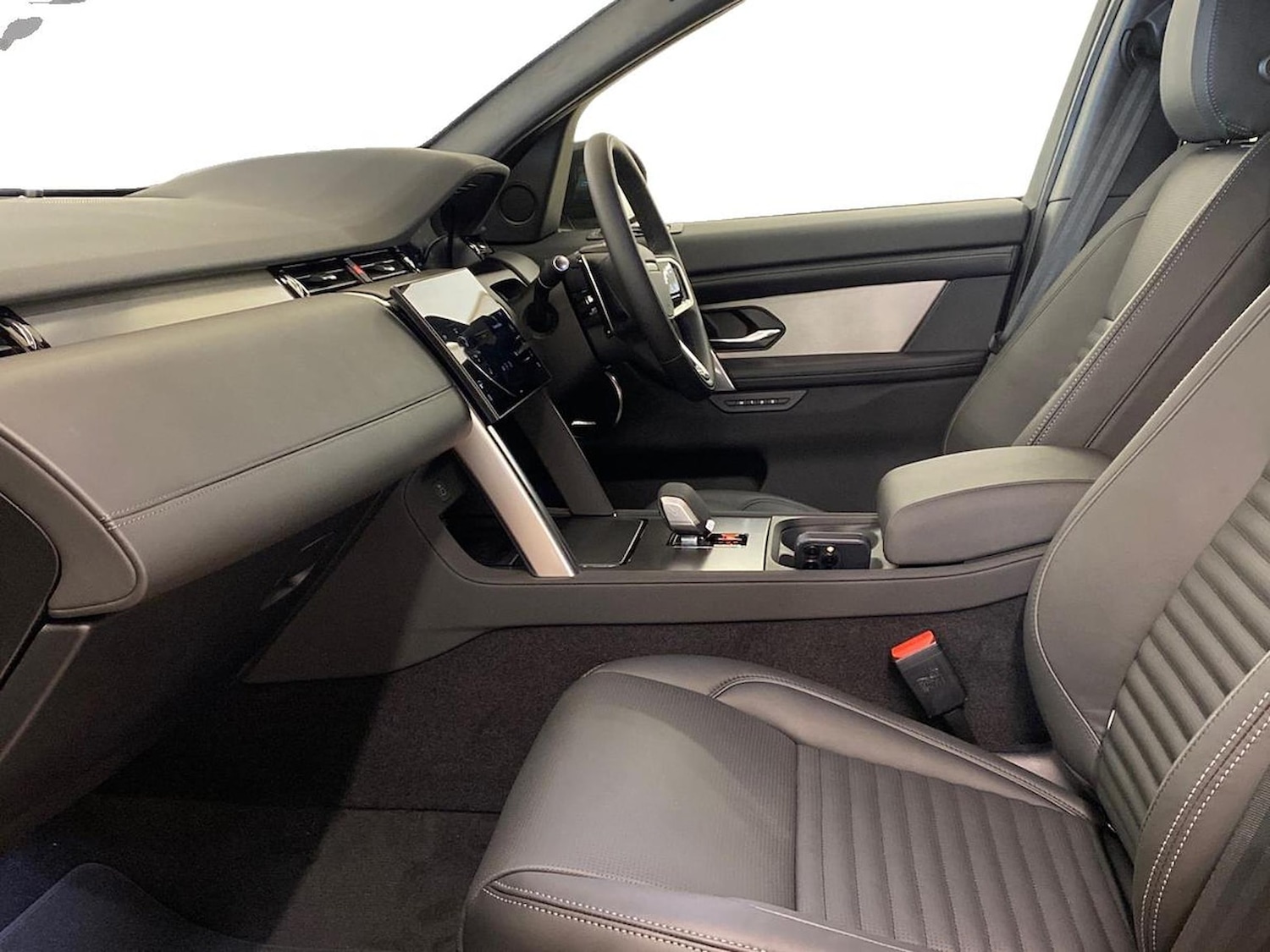 Used Land Rover Discovery Sport 2025 for sale - 76257838: Photo 3