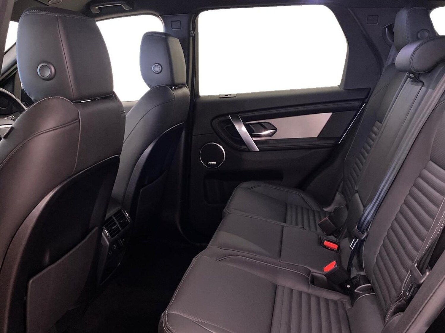 Used Land Rover Discovery Sport 2025 for sale - 76257838: Photo 4