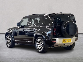 Used Land Rover Defender 2024 for sale - 75437492: Photo