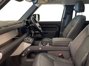 Used Land Rover Defender 2024 for sale - 75437492: Photo