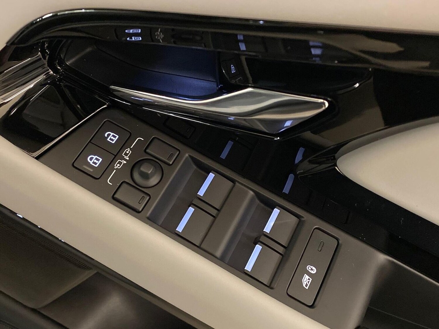 Used Land Rover Range Rover Evoque 2025 for sale - 77489536: Photo 25