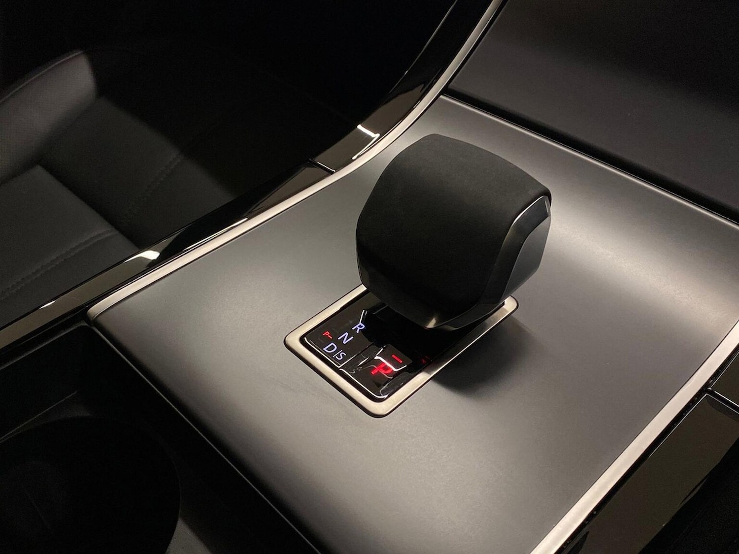 Used Land Rover Range Rover Velar 2023 for sale - 77089940: Photo 13