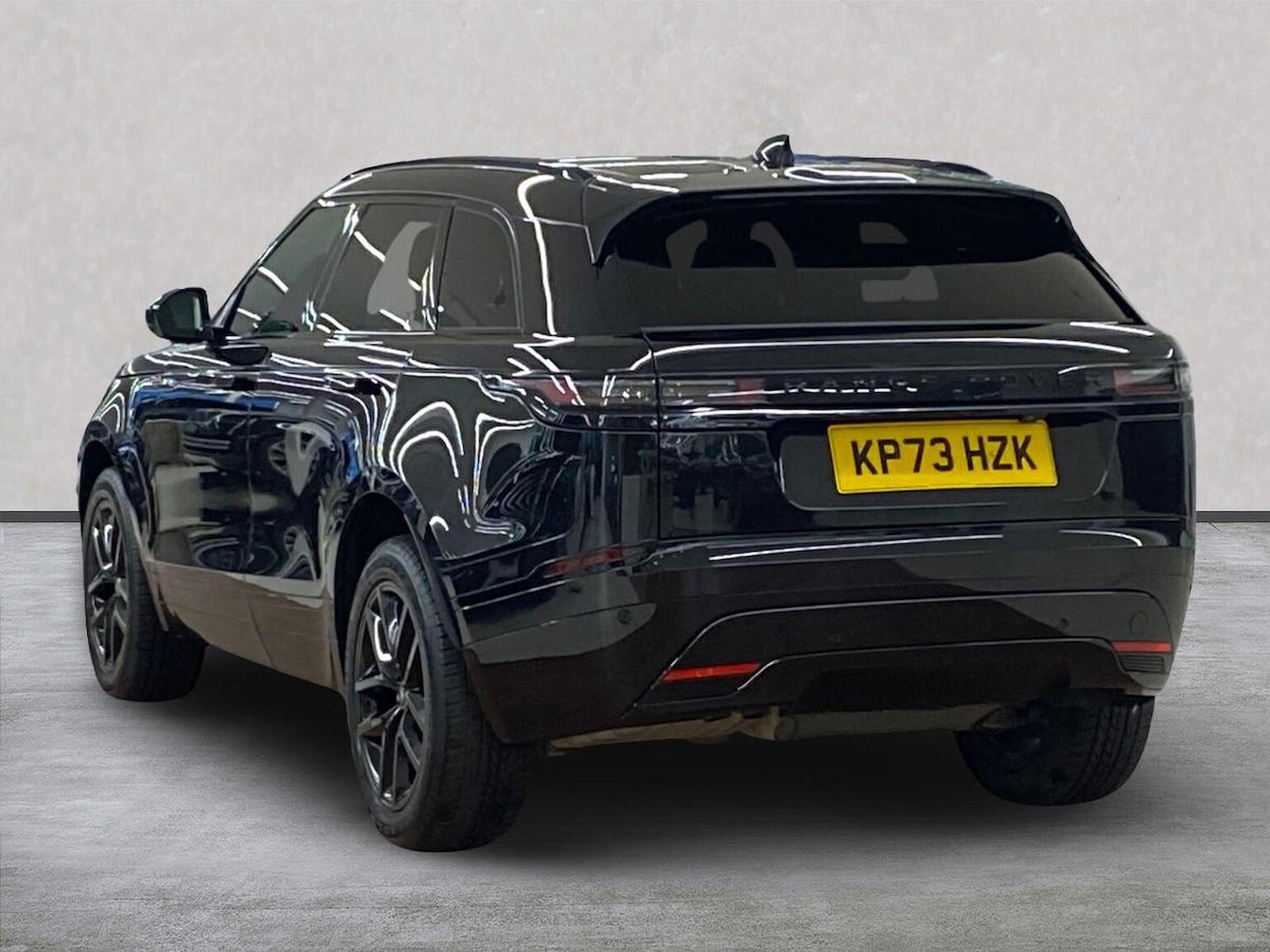 Used Land Rover Range Rover Velar 2023 for sale - 77089940: Photo 2