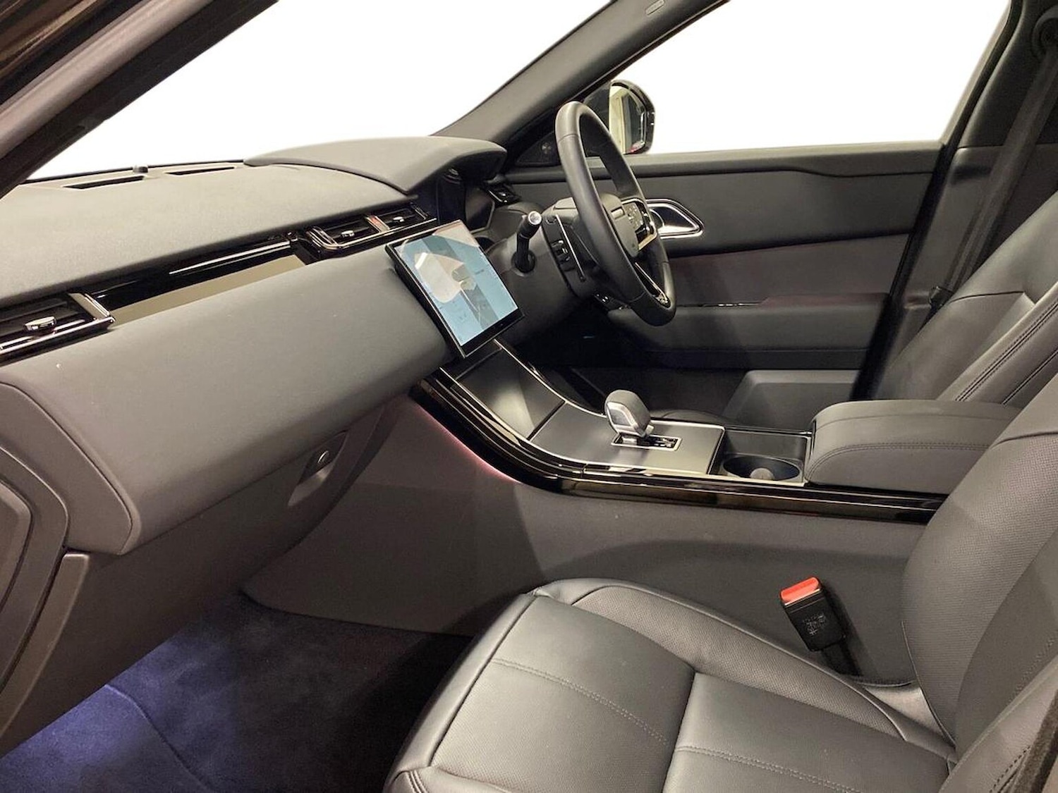 Used Land Rover Range Rover Velar 2023 for sale - 77089940: Photo 3