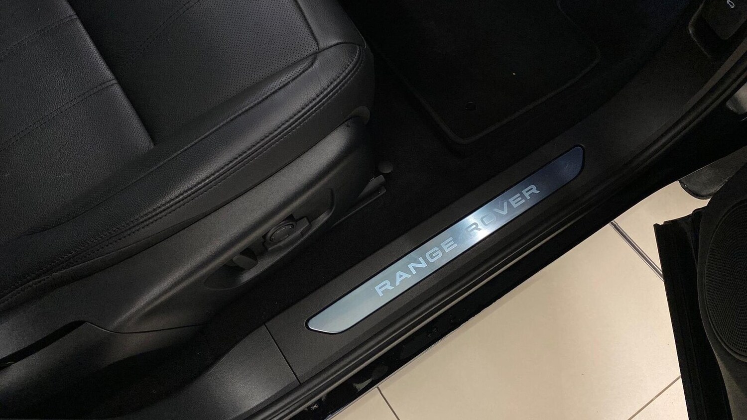 Used Land Rover Range Rover Evoque 2025 for sale - 78191413: Photo 32