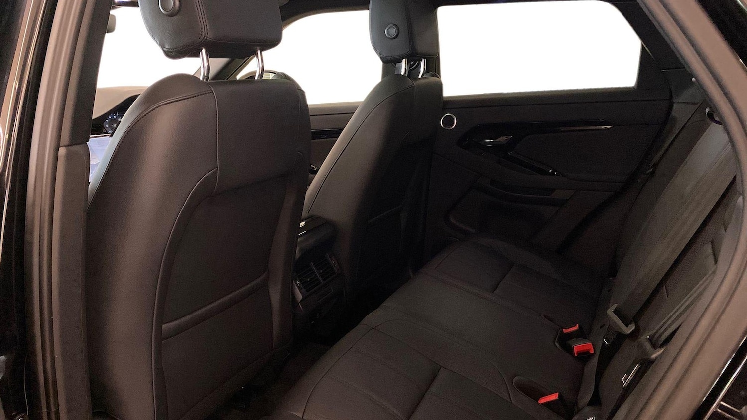 Used Land Rover Range Rover Evoque 2025 for sale - 78191413: Photo 4