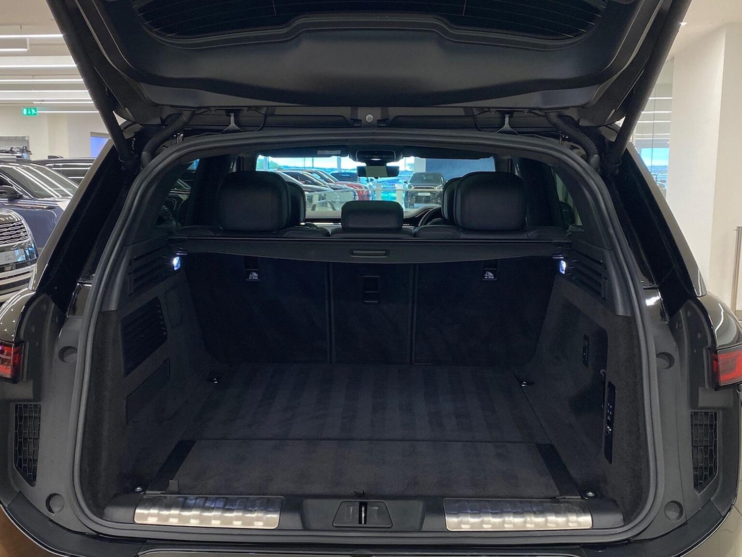 Used Land Rover Range Rover Sport 2023 for sale - 76353633: Photo 10