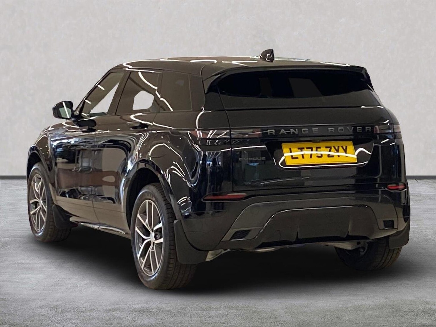 Used Land Rover Range Rover Evoque 2025 for sale - 77980014: Photo 2