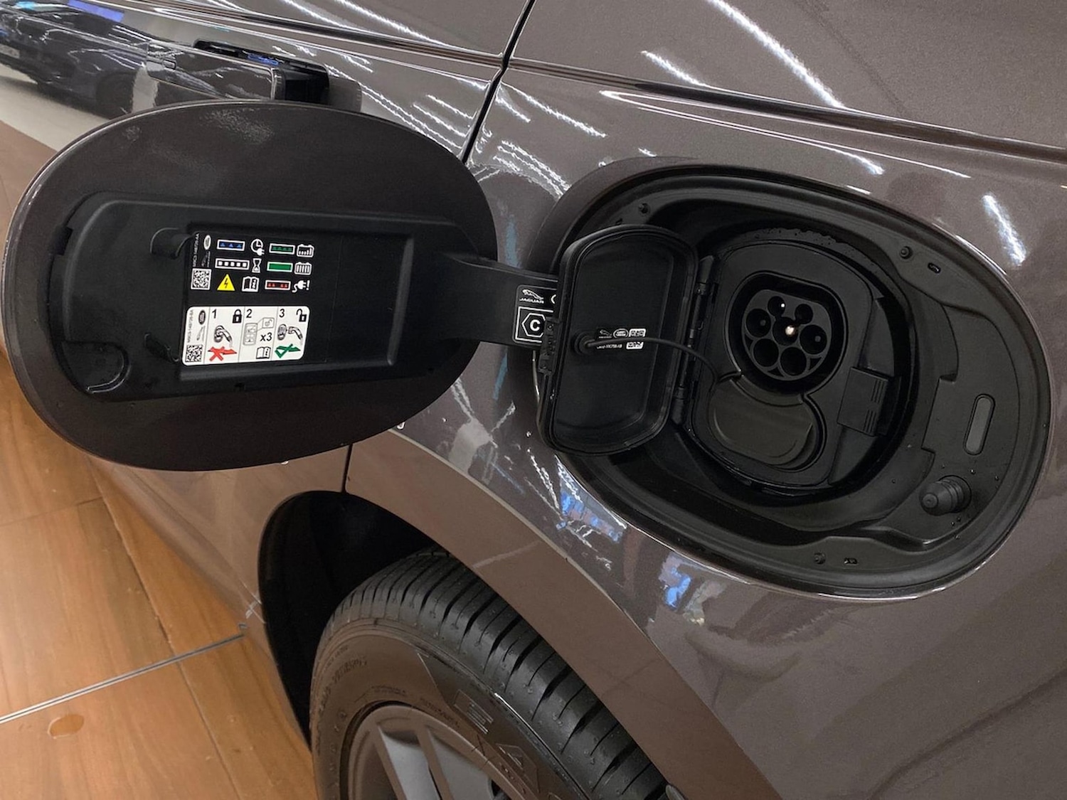 Used Land Rover Range Rover Velar 2025 for sale - 76583242: Photo 33