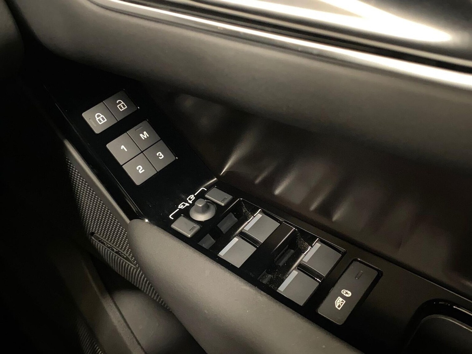 Used Land Rover Range Rover Velar 2025 for sale - 76583242: Photo 37