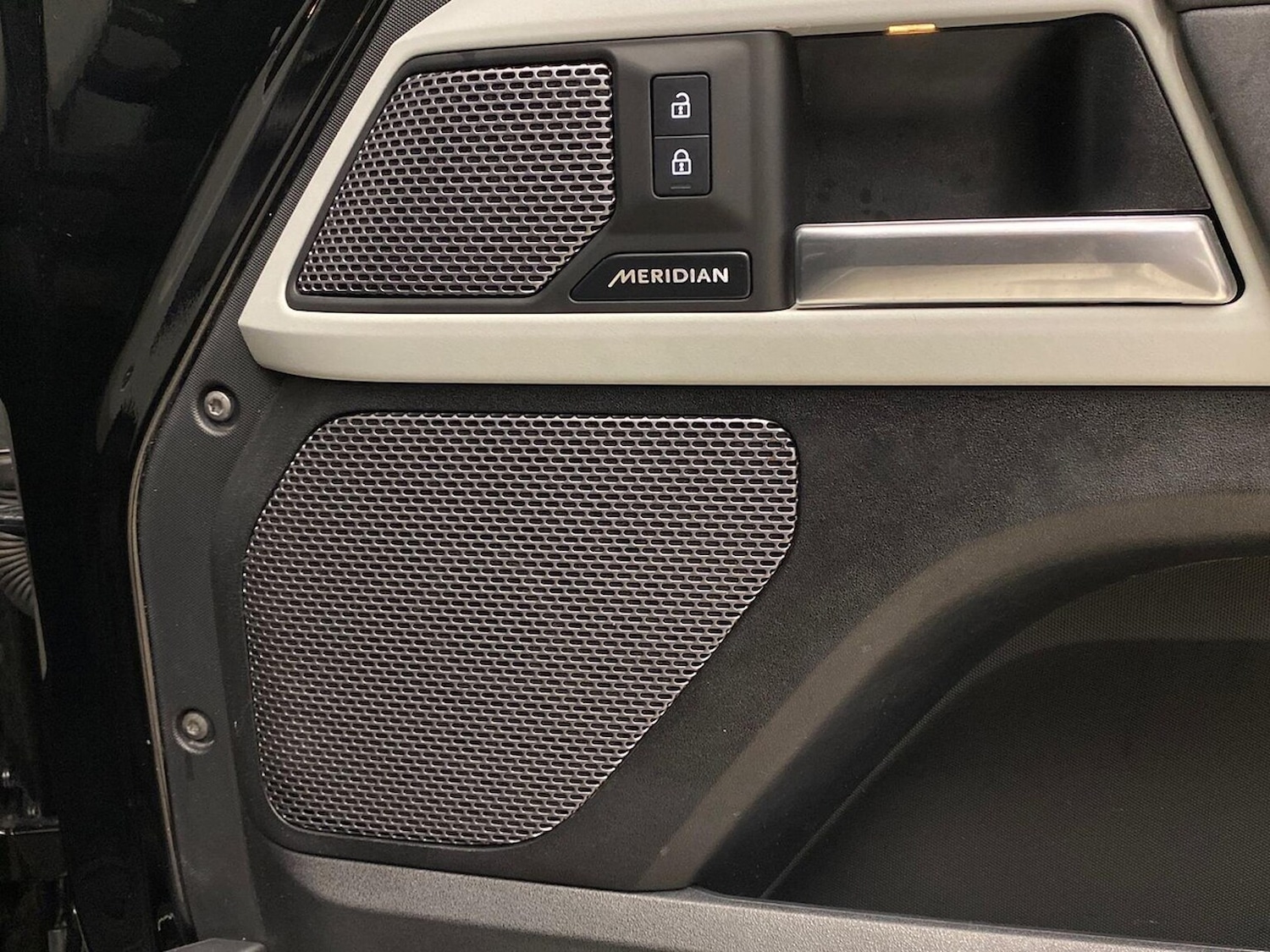 Used Land Rover Defender 2023 for sale - 76778308: Photo 24