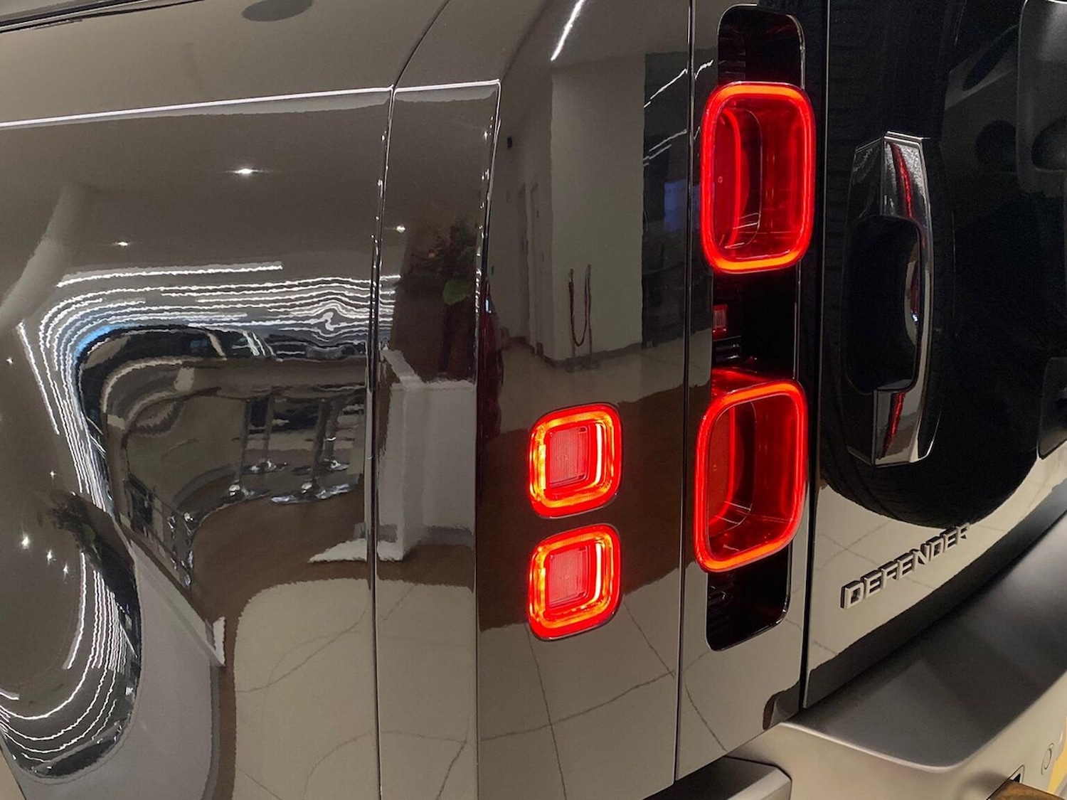 Used Land Rover Defender 2023 for sale - 76778308: Photo 32