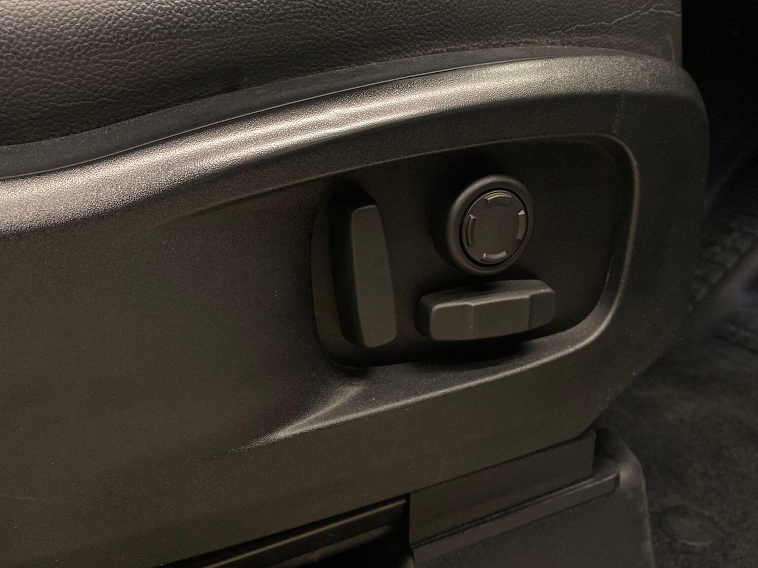 Used Land Rover Defender 2023 for sale - 76778308: Photo 37